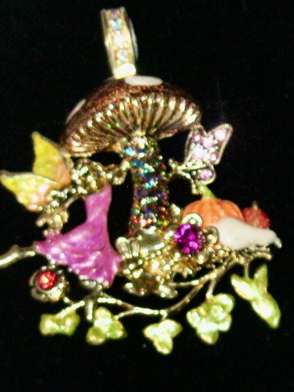 KIRKS FOLLY MUSHROOM W/FAIRIY MAGNETIC ENHANCER IN GOLD TONE FINISH